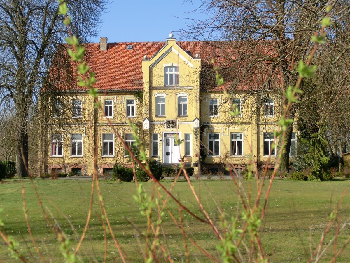 Domane Neu Gaarz Hostel מראה חיצוני תמונה