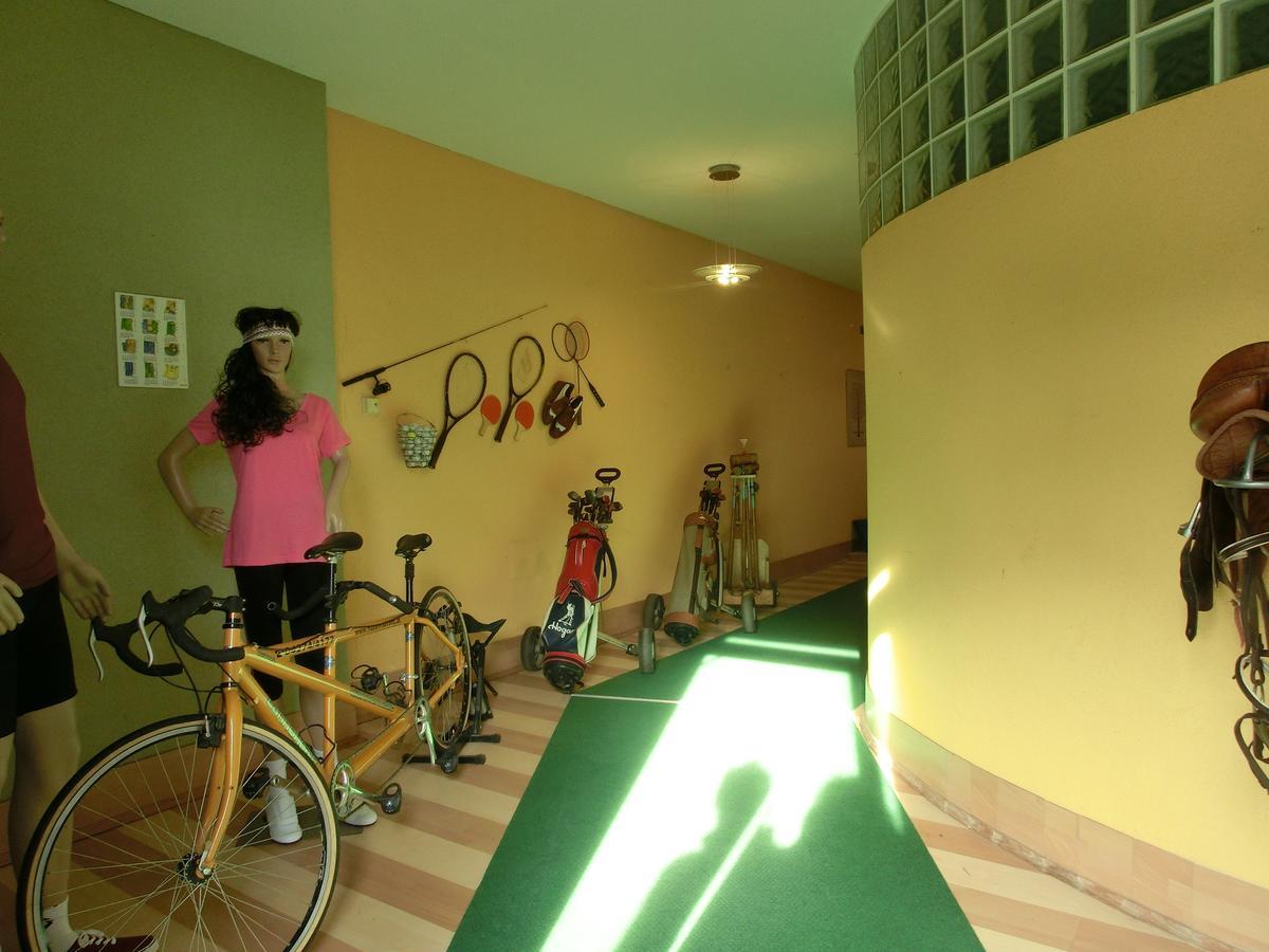 Domane Neu Gaarz Hostel מראה חיצוני תמונה