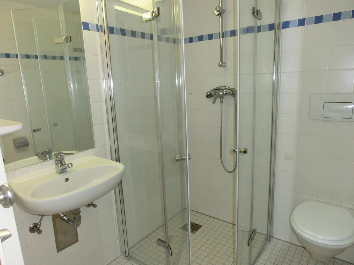 Domane Neu Gaarz Hostel מראה חיצוני תמונה